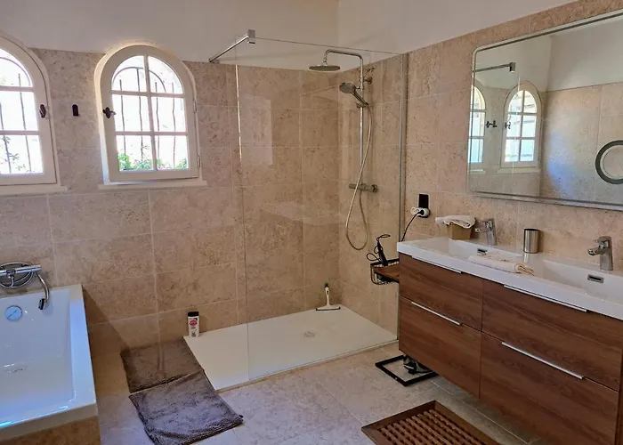 Provencale Avec Piscine Au Calme *