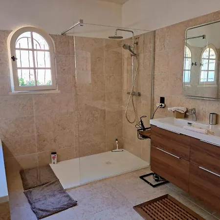 Provencale Avec Piscine Au Calme *