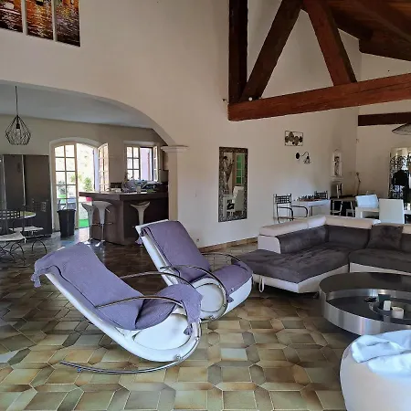 Provencale Avec Piscine Au Calme