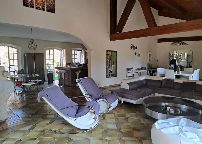 Provencale Avec Piscine Au Calme